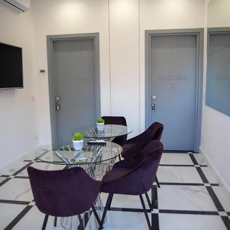 Flyhouse לינה וארוחת בוקר