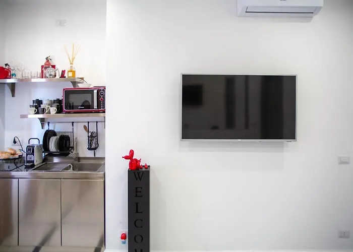 Flyhouse B&B 피우미치노