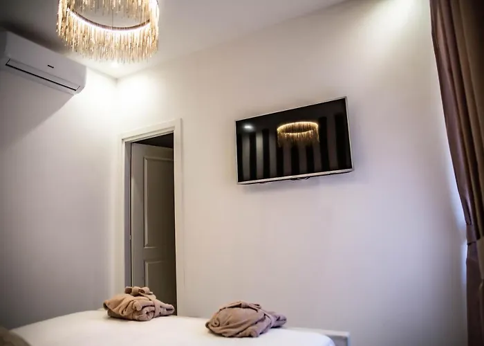 Flyhouse 피우미치노